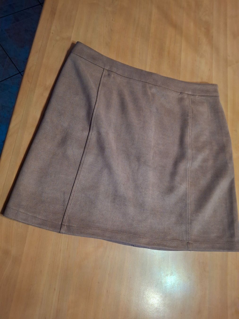 Gonne: Jupe imitation daim taille L marque Chicorée – Usato da Villiers venduto da san_jn5w 5