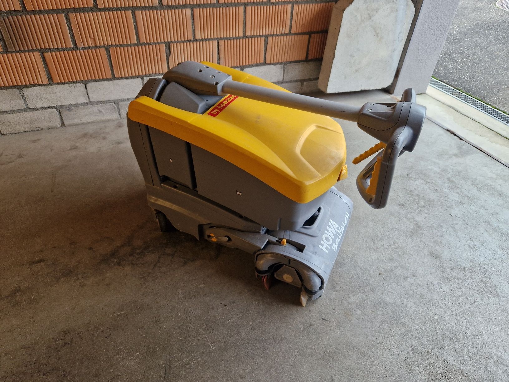 Toutes les machines: Boderreinigungsmaschine – D'occasion à Niederscherli par Huski250 1