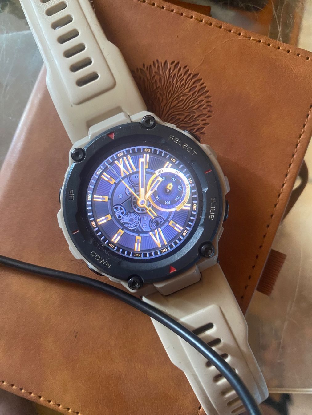 Amazfit Smartwatch: Montre AMAZFIT T-REX sable – D'occasion à Les Moulins par mst_r2cm 2