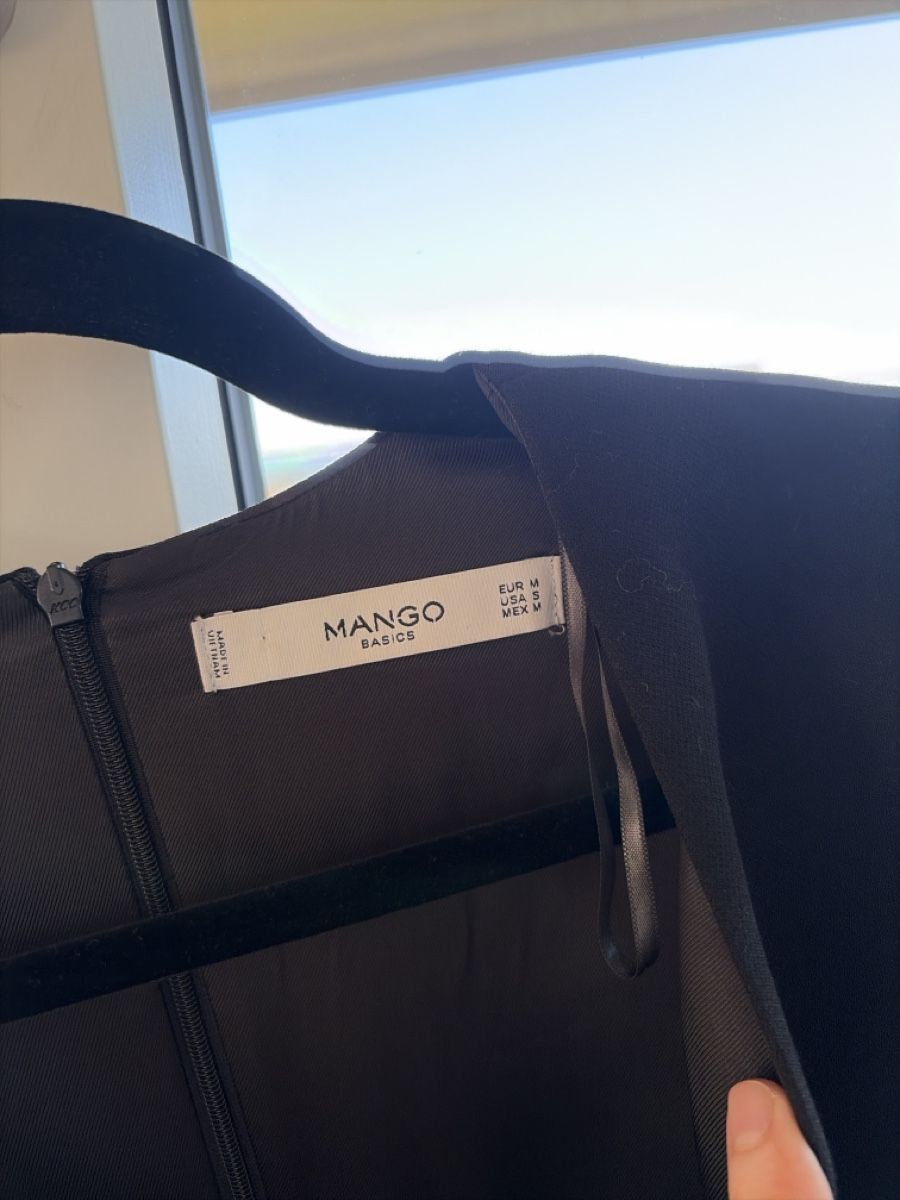 Mango Vestiti: Mango Kleid schwarz, 1x getragen – Nuovo (secondo la descrizione) da Schliern b. Köniz venduto da LOFE-19 3