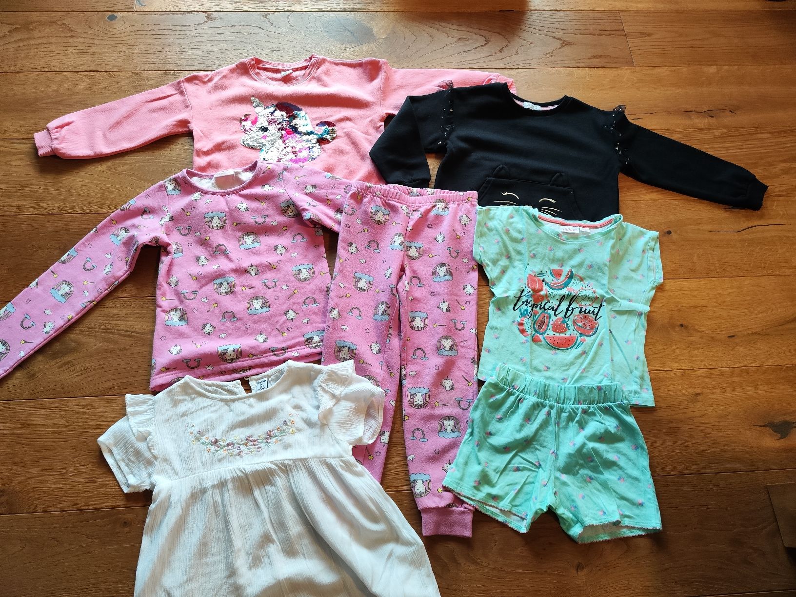 Lotti & Set di vestiti: Kleiderpaket i Gr. 122 – Usato da Kriens venduto da Xonox 1
