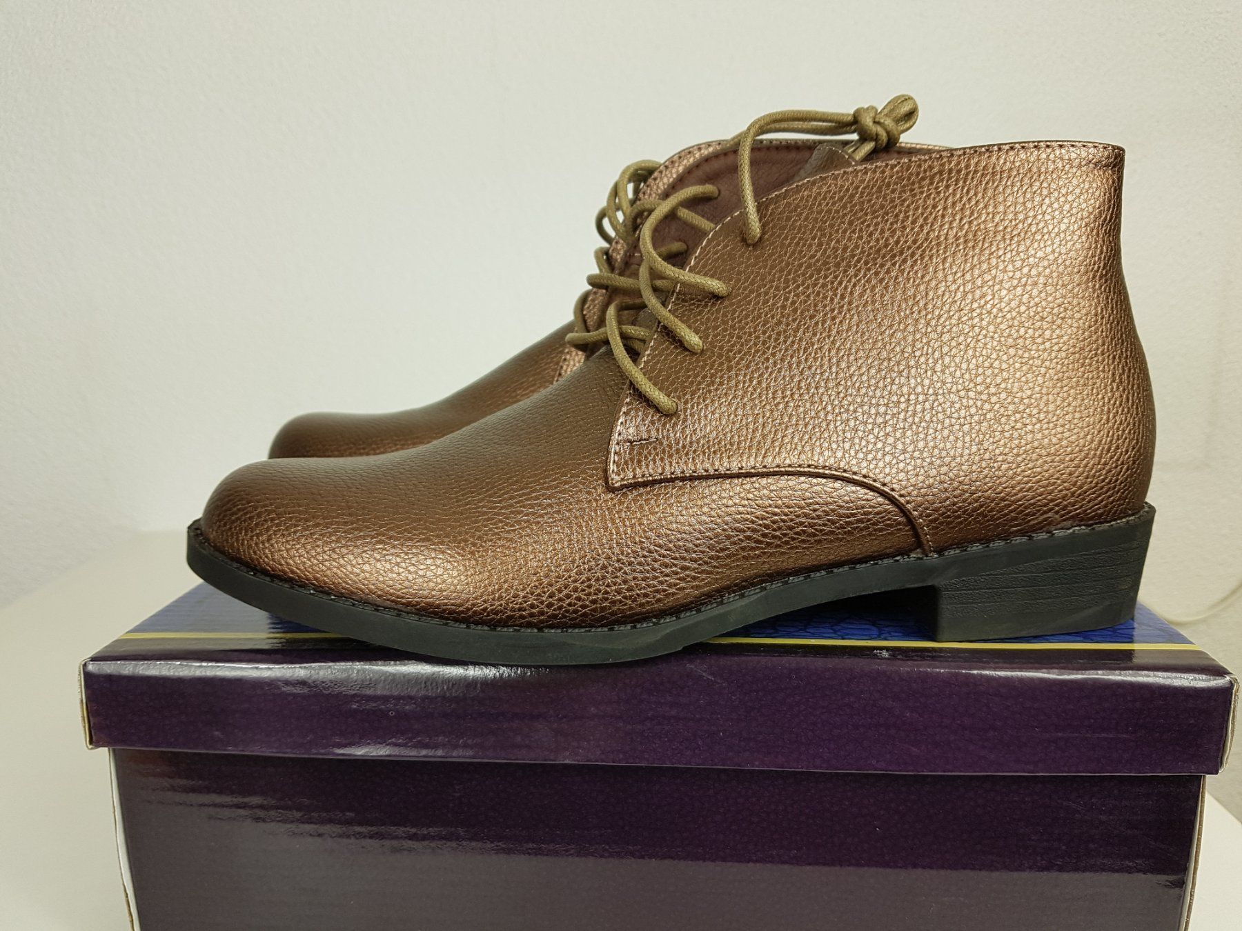 Scarpe da uomo: Glänzende Schnürschuhe Boots bronze Gr. 40 – Nuovo e nell'imballaggio originale da Seuzach venduto da VT-Collections1 1