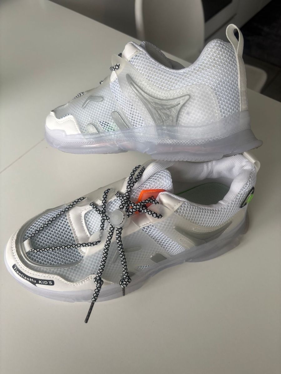 Scarpe da uomo: Baskets led T40 – Nuovo (secondo la descrizione) da Versoix venduto da Pti-pois 1