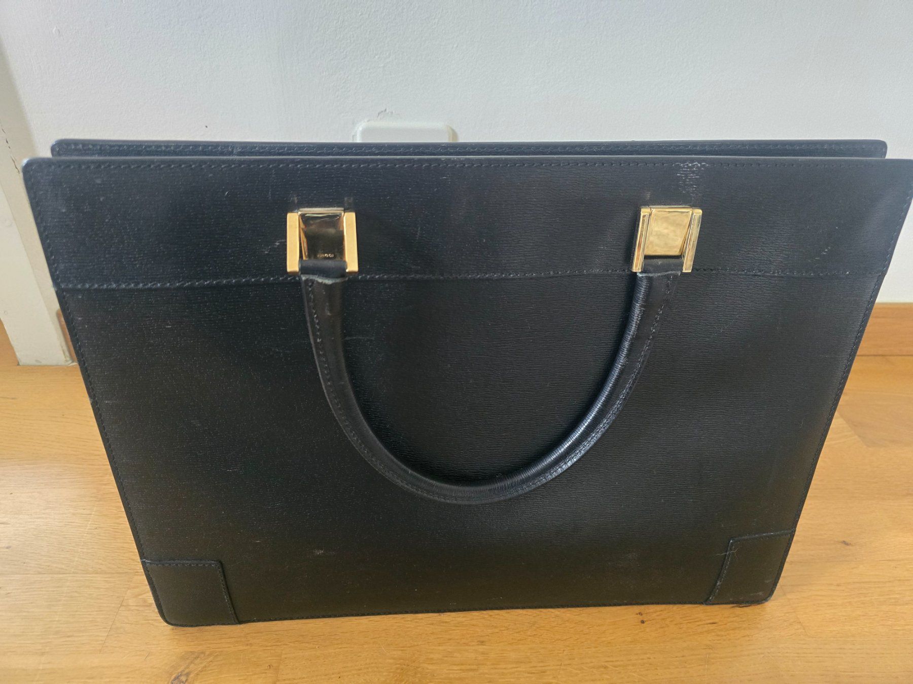 Gucci Valises & Sacs: Gucci briefcase – D'occasion à Chavannes-des-Bois par sarahzo 1