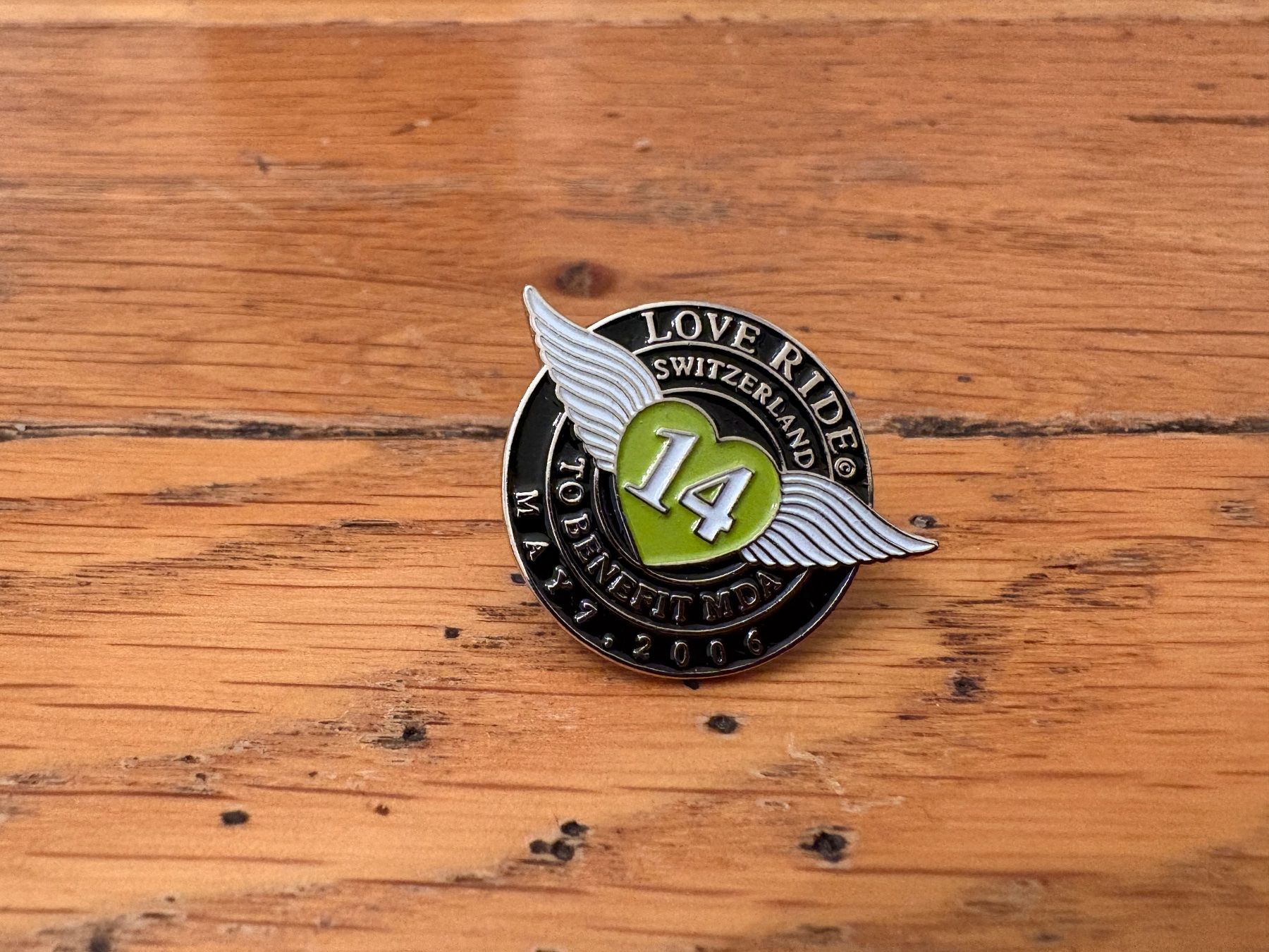 Placchette & Badge: Love Ride Pin - Nr.14 – Usato da Heimiswil venduto da Lebensarchitekt