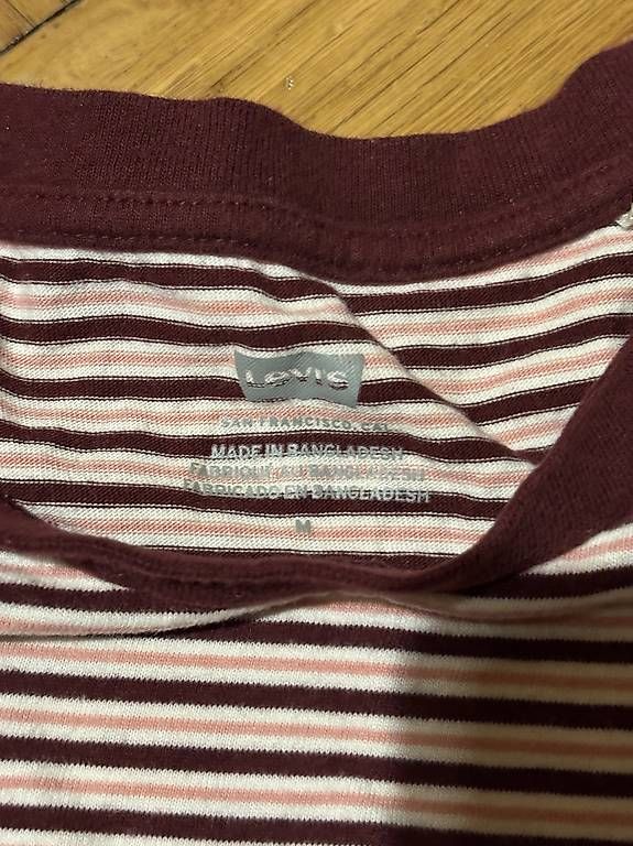 T-shirt: Levi's T-Shirt – Usato da Bern venduto da Lunite71 1