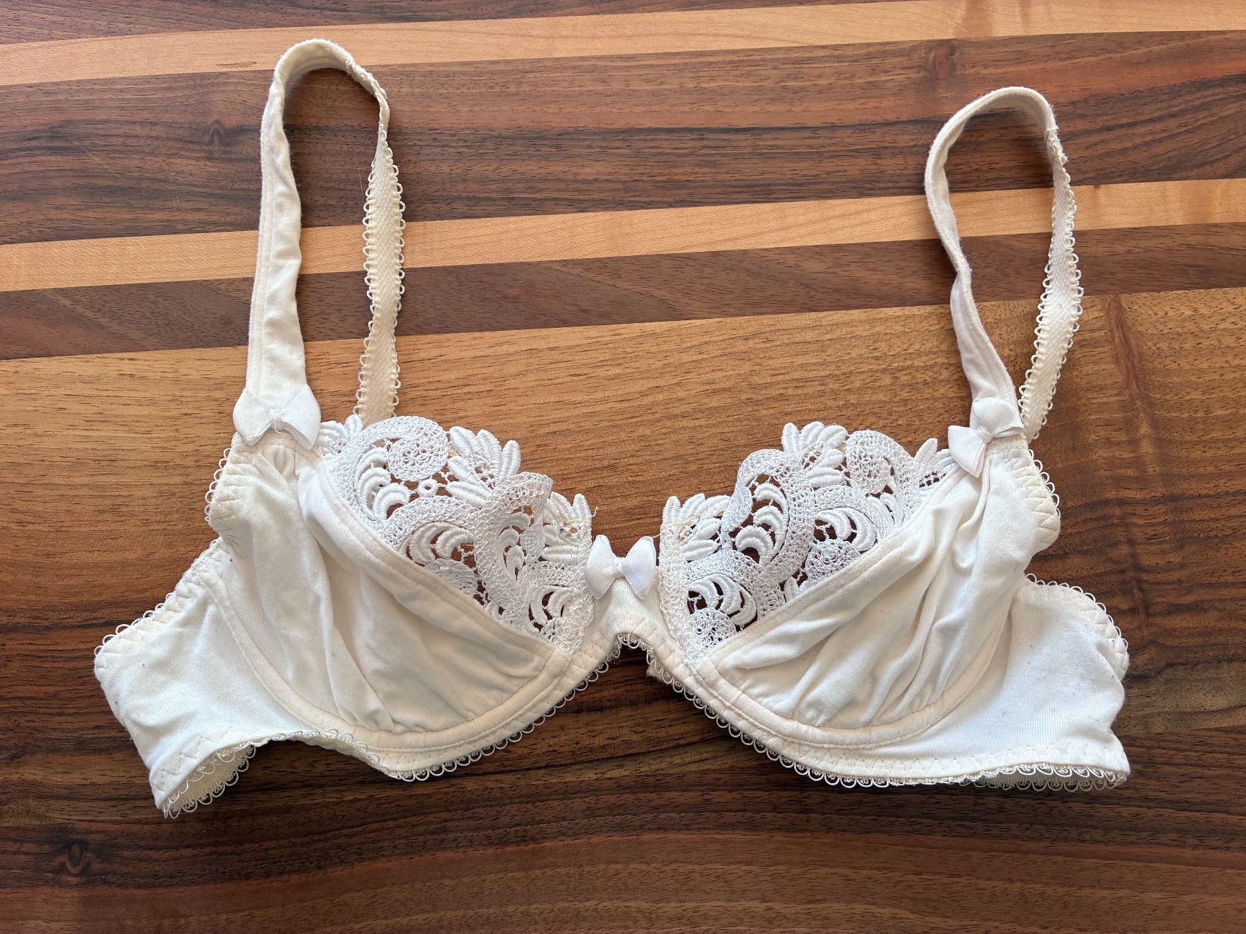 Altra biancheria intima: SpitzenBH Bügel-BH Valisere – Usato da Alpnach Dorf venduto da marvo