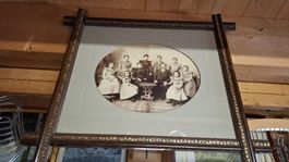 Altes Familienfoto Fotografie oval gerahmt gebraucht