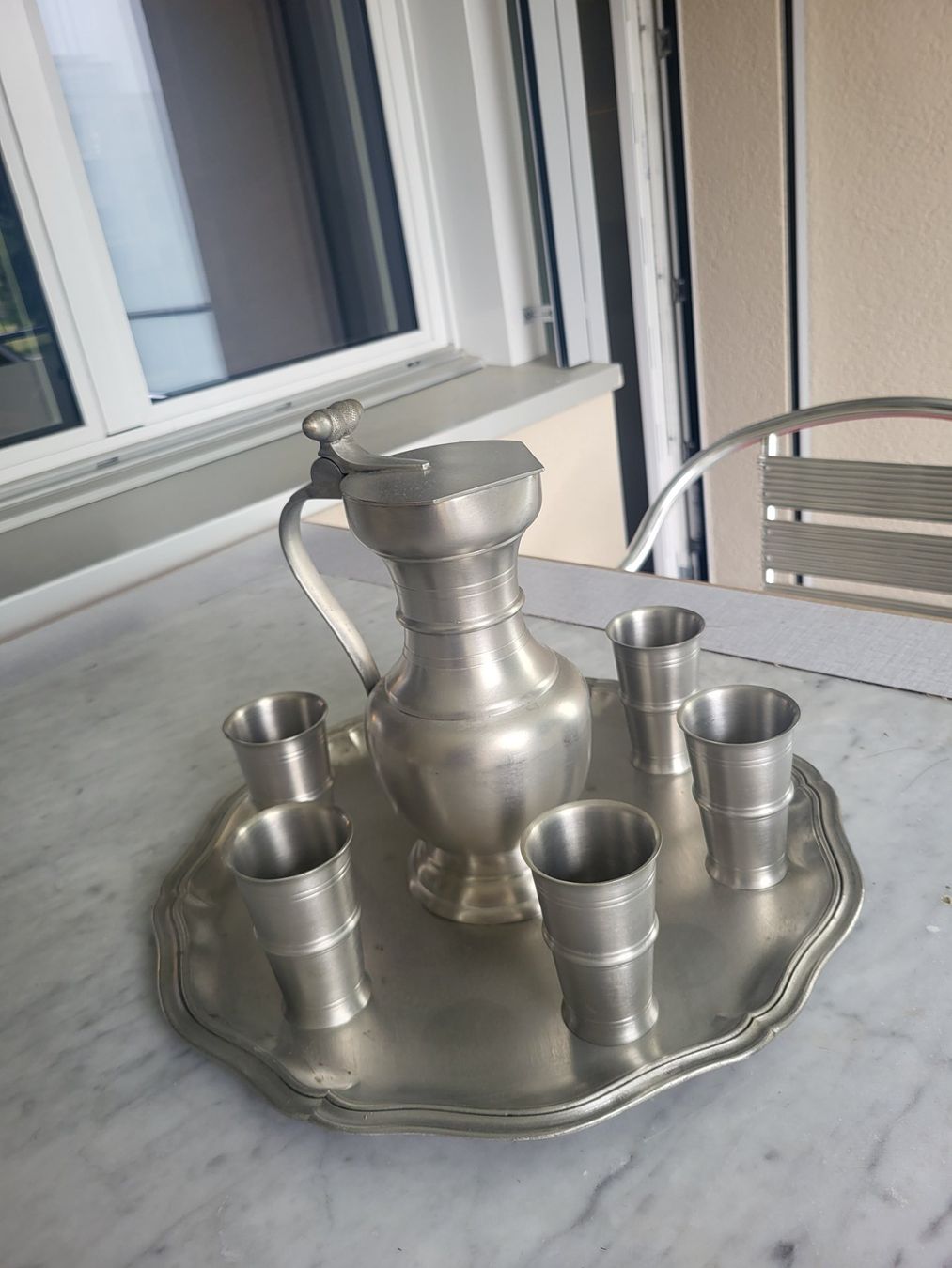 Set di piatti: Walliser Weinkrug mit 6 Bechern – Usato da Baar venduto da SandroTI 2