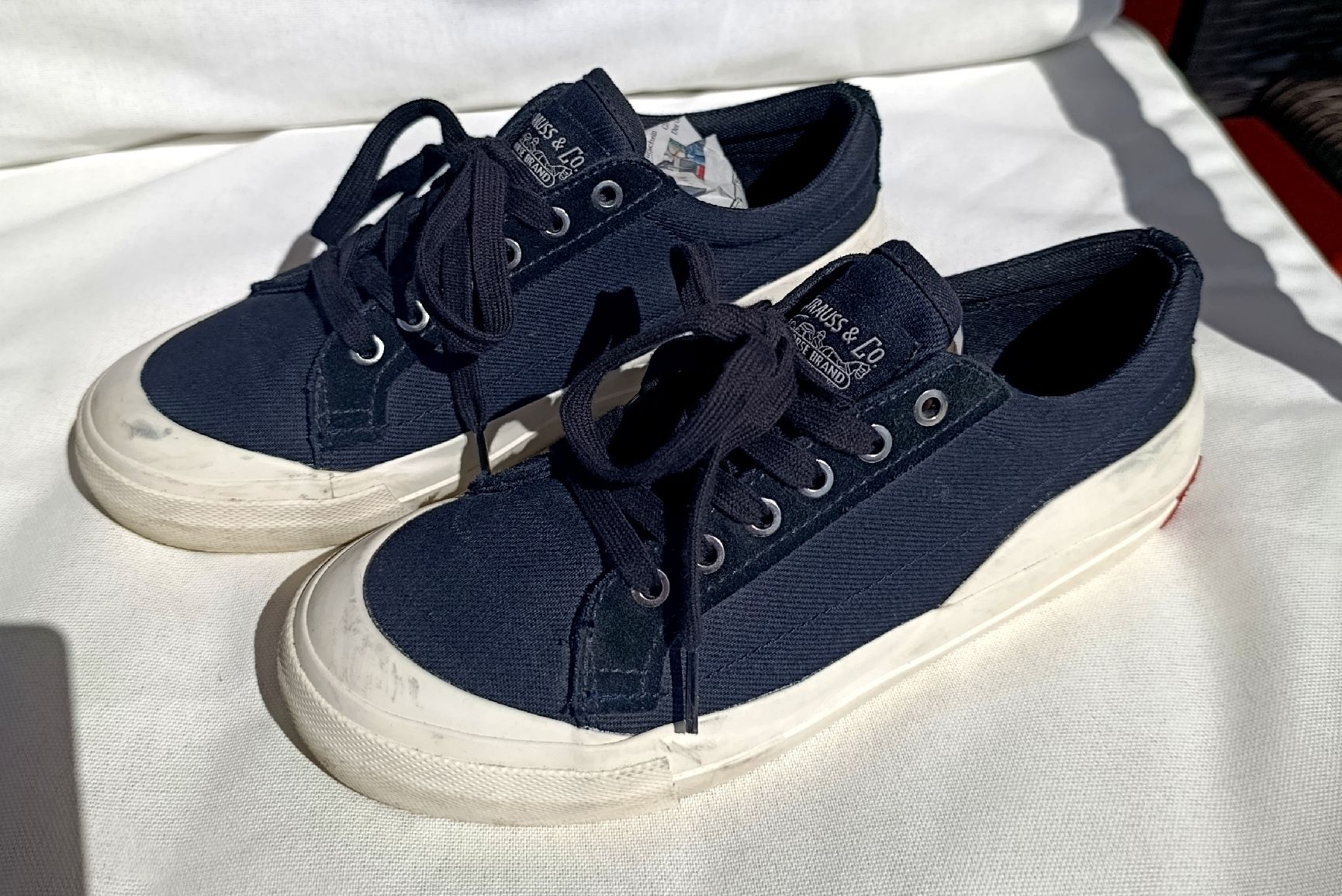 Levi's Scarpe da donna: Levi's Strauss Sneaker, Grösse 39, Dunkelblau – Usato da Wil SG venduto da Donaldus