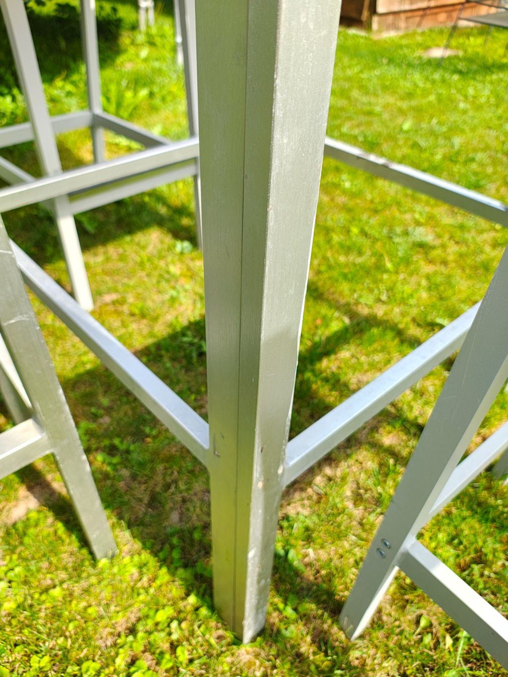 Set di tavolo e panche: Gartenset: Stehtisch mit 2 Stühlen und 1 Hocker – Usato da Uster venduto da chiki-chiki 7