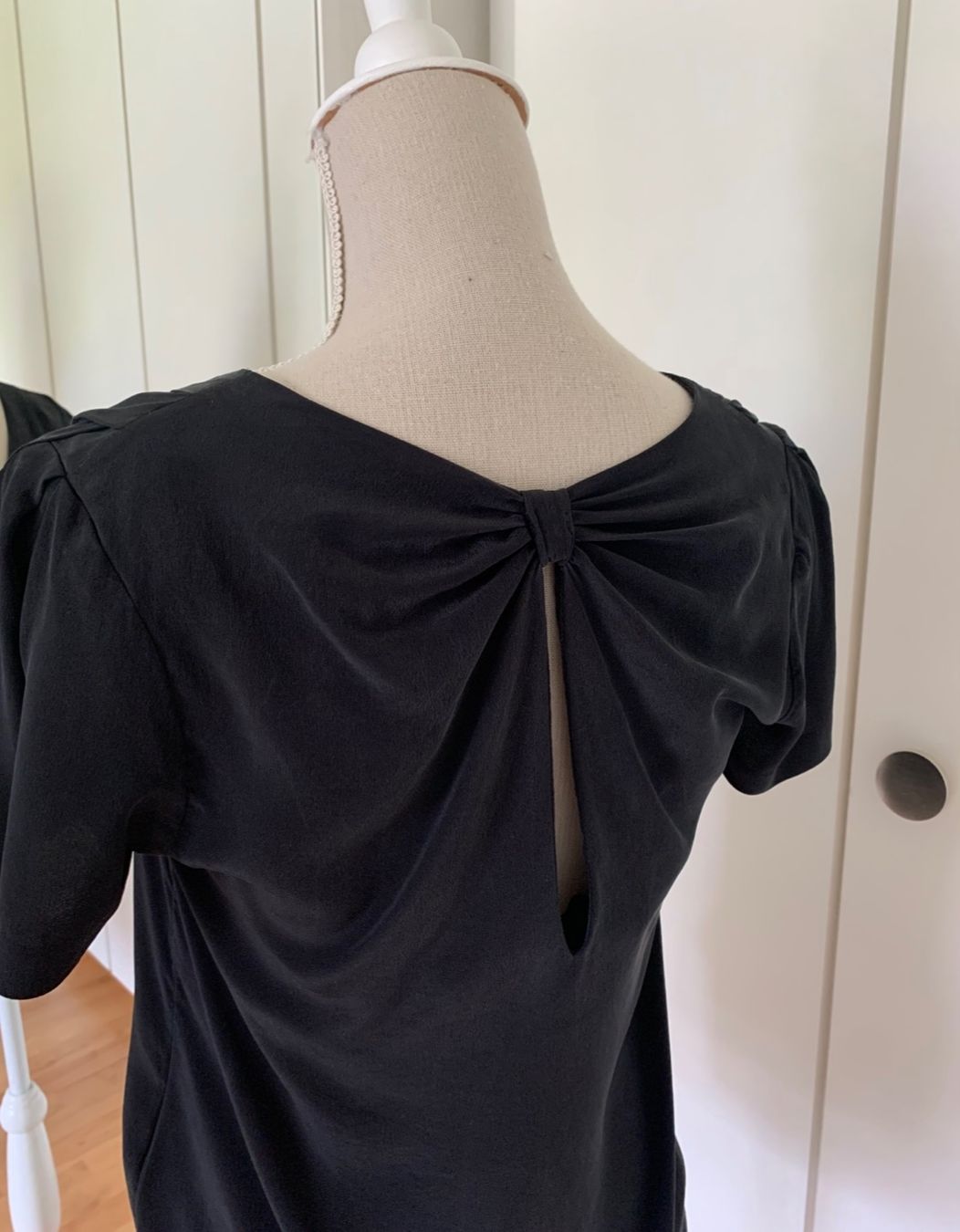 Sandro Tops: Blouse en soie Sandro taille 1 – Neuf (Voir description) à Gland par TallyEva 4