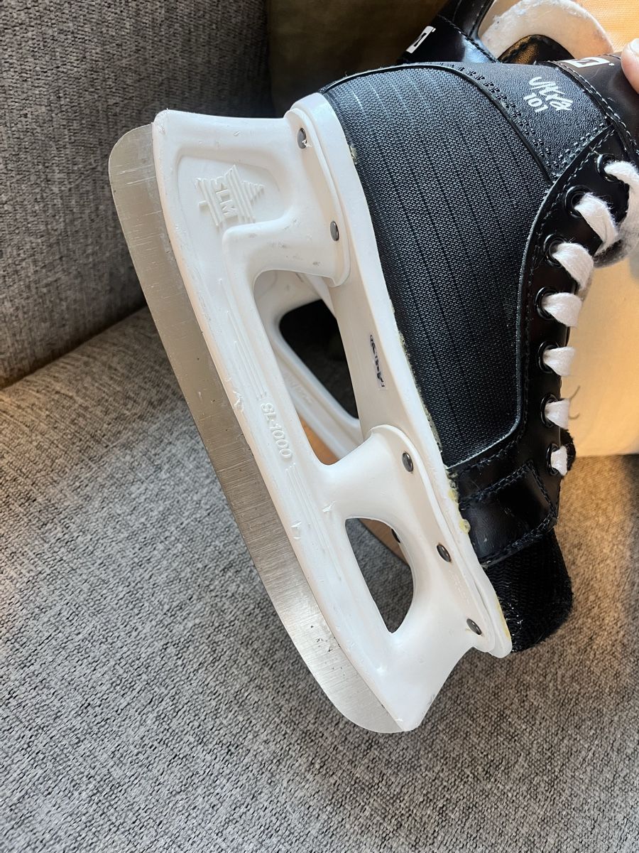 Ccm Pattini da ghiaccio: Schlittschuhe CCM Gr. 33 – Nuovo (secondo la descrizione) da Ennenda venduto da Brimann 4