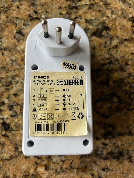 Stecker: Überlastungs-Sicherheitsstecker – Neu (gemäss Beschreibung) aus Lengnau AG von Mefari 2
