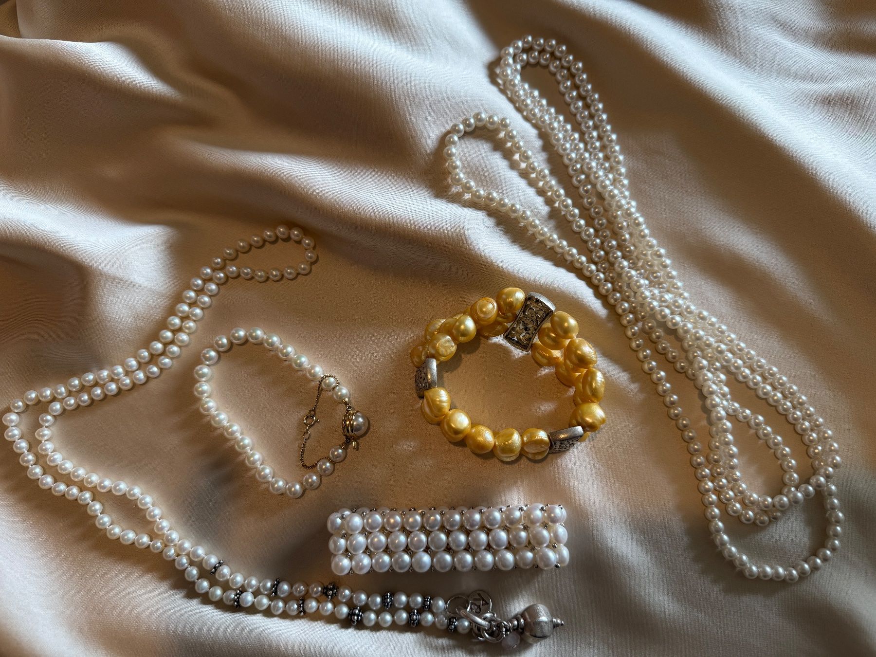 Altri gioielli: Modeschmuck Perlenketten und Armbänder akzeptabel – Usato da Meggen venduto da azmah 2