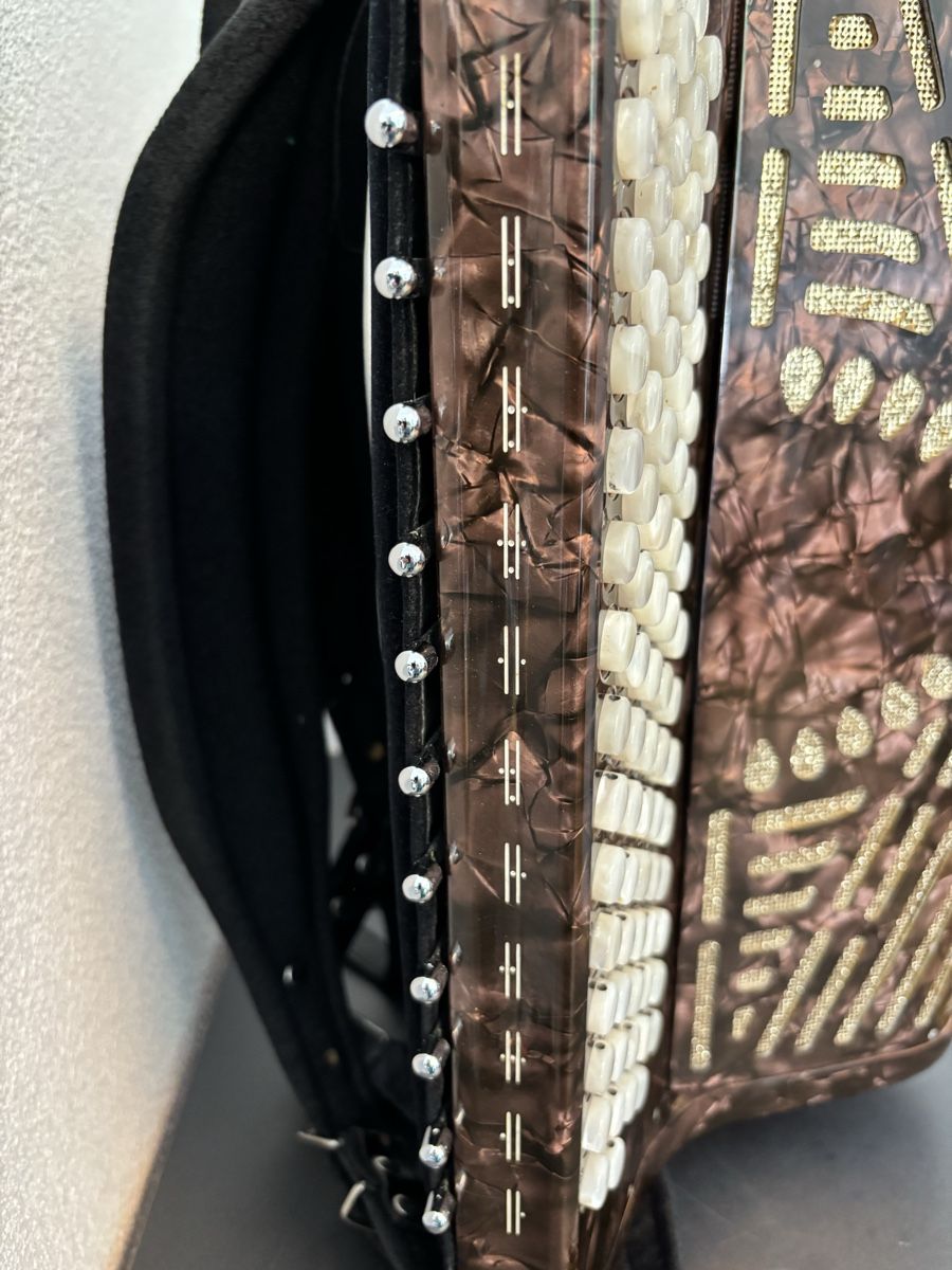 Strumenti musicali: Akkordeon Matter 4-chörig – Usato da Necker venduto da Doro6 5
