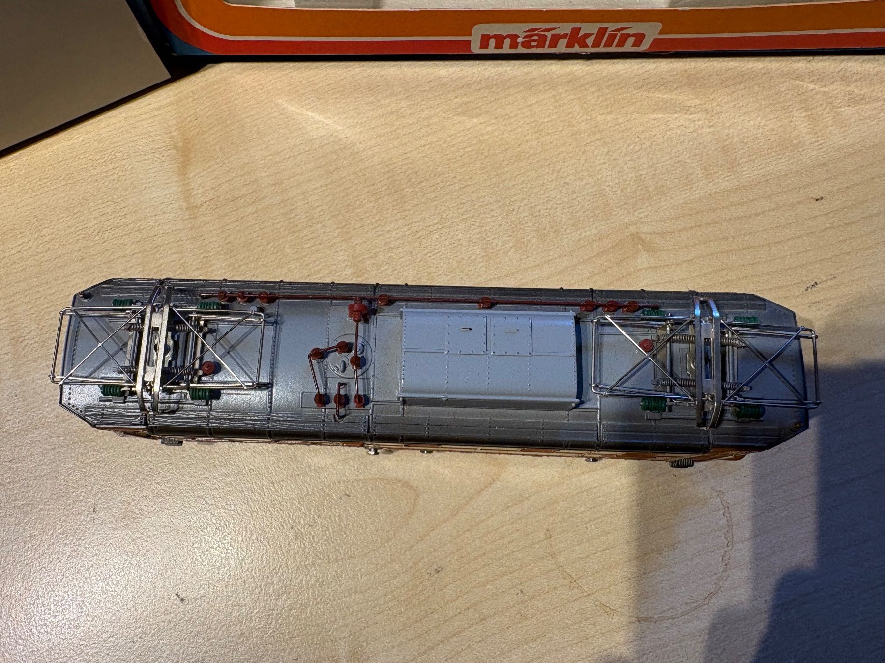 Märklin Trains électriques: Maerklin 3151 Ae 3/6 brune – Neuf avec emballage d'origine à Corcelles Payerne par Pierre66 1