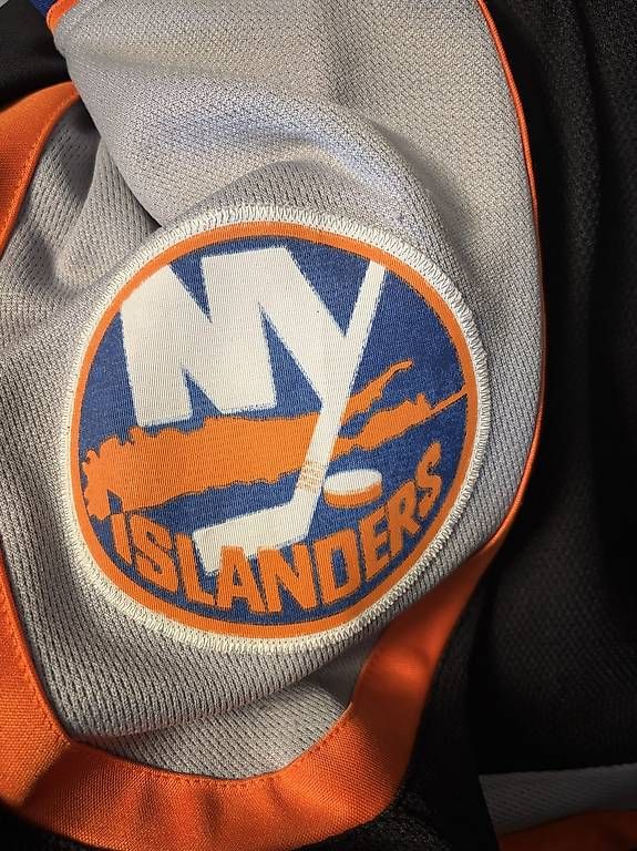 Leibchen & Hosen: Original 3th NY Islander Jersey – Gebraucht aus Gerlafingen von kew_m7sn 3