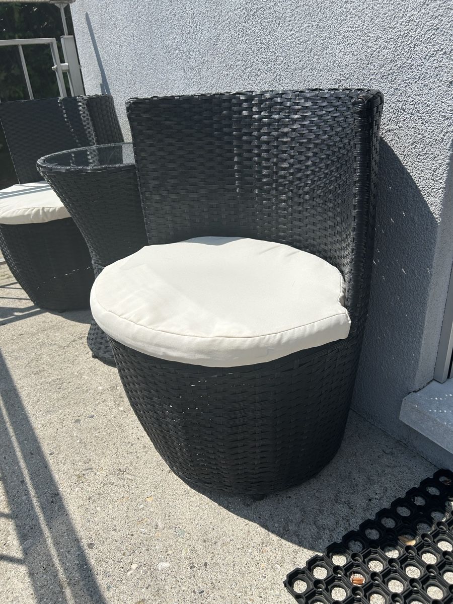 Tischset: Fauteuils et table de balcon jardin – Gebraucht aus Perroy von MR6. 2