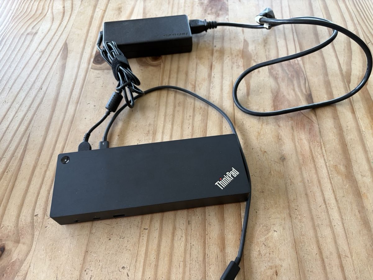 Lenovo Docking station: Lenovo ThinkPad Docking Station – Nuovo (secondo la descrizione) da Attalens venduto da doykati