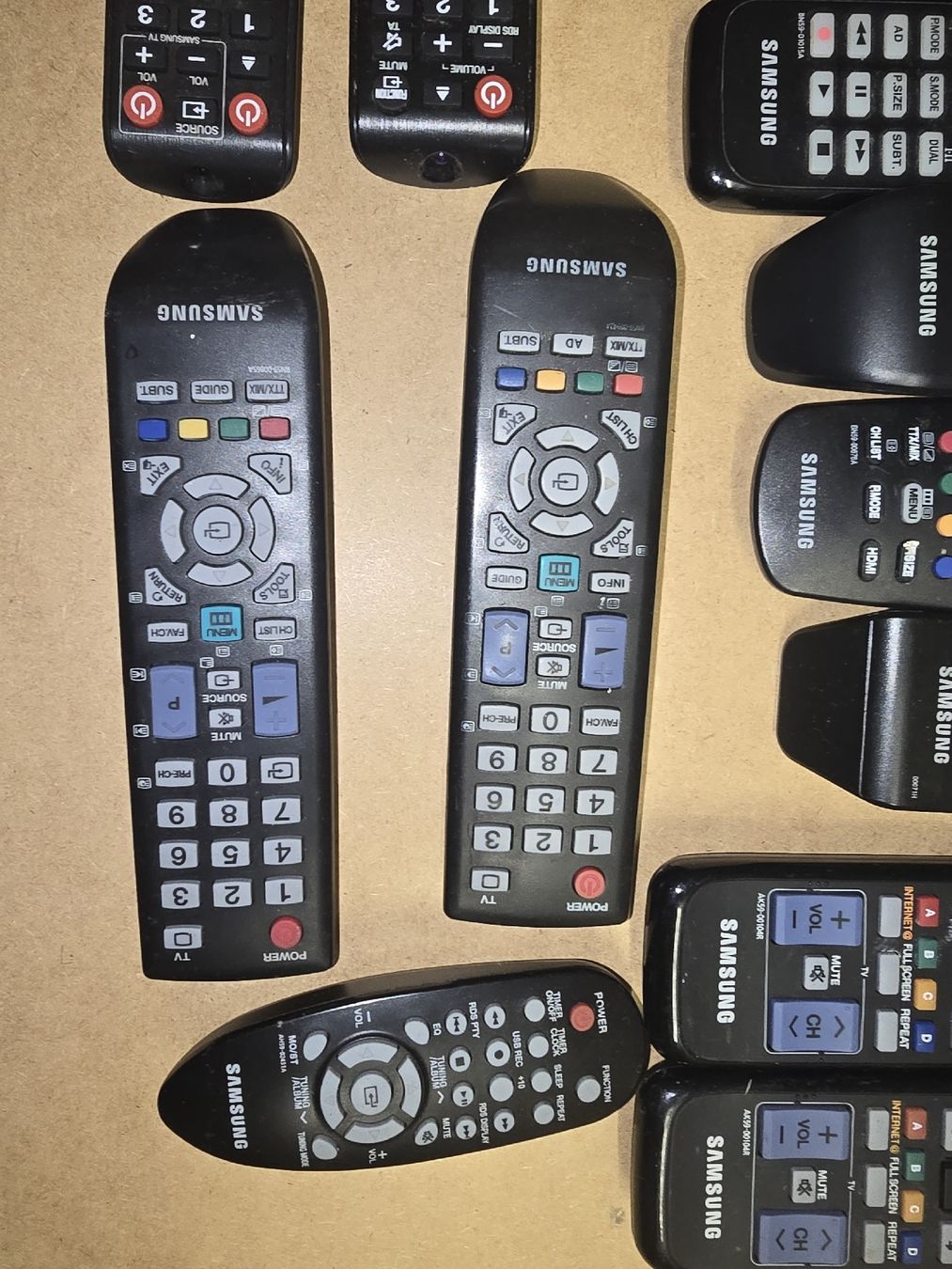 Samsung Telecomandi: Samsung Fernbedienung – Usato da Lenzburg venduto da cameleoncolor 5