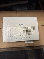 ZyXEL P-660HN-F1 WLAN Router guter Zustand