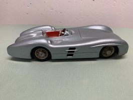 Mercedes W196, altes Blechmodellauto
