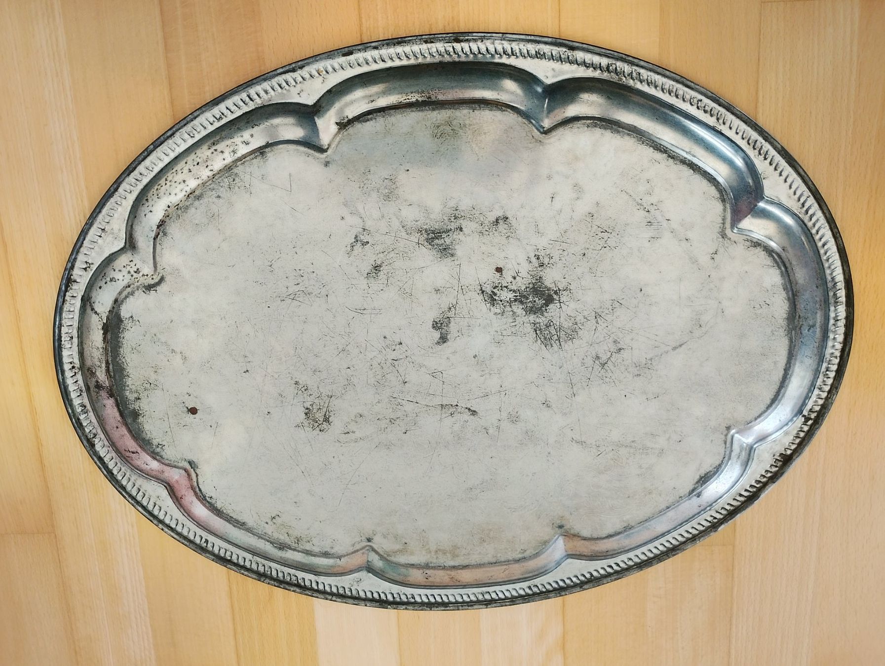 Servierplatten: Servierplatte aus Blech – Gebraucht aus Ehrendingen von 2Guagua2 1