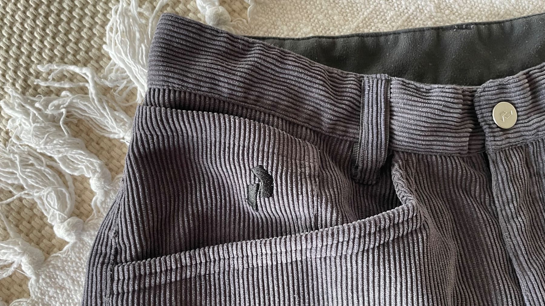 Peak Performance Hosen: PEAK PERFORMANCE Shorts – Gebraucht aus St-Blaise von sus_6wgz 1