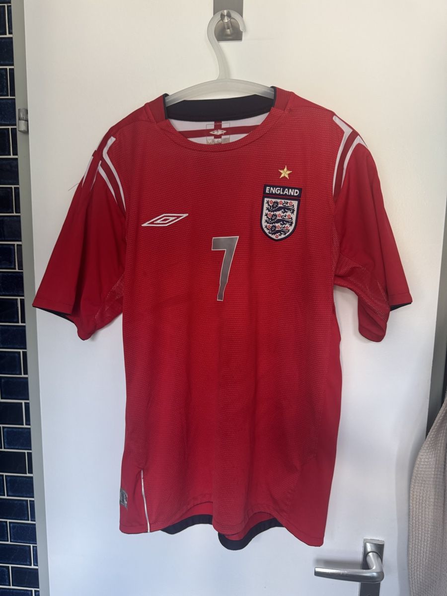 Umbro Canottiere & Pantaloni: England Trikot Beckham 2004 – Usato da Naters venduto da zynetic 1