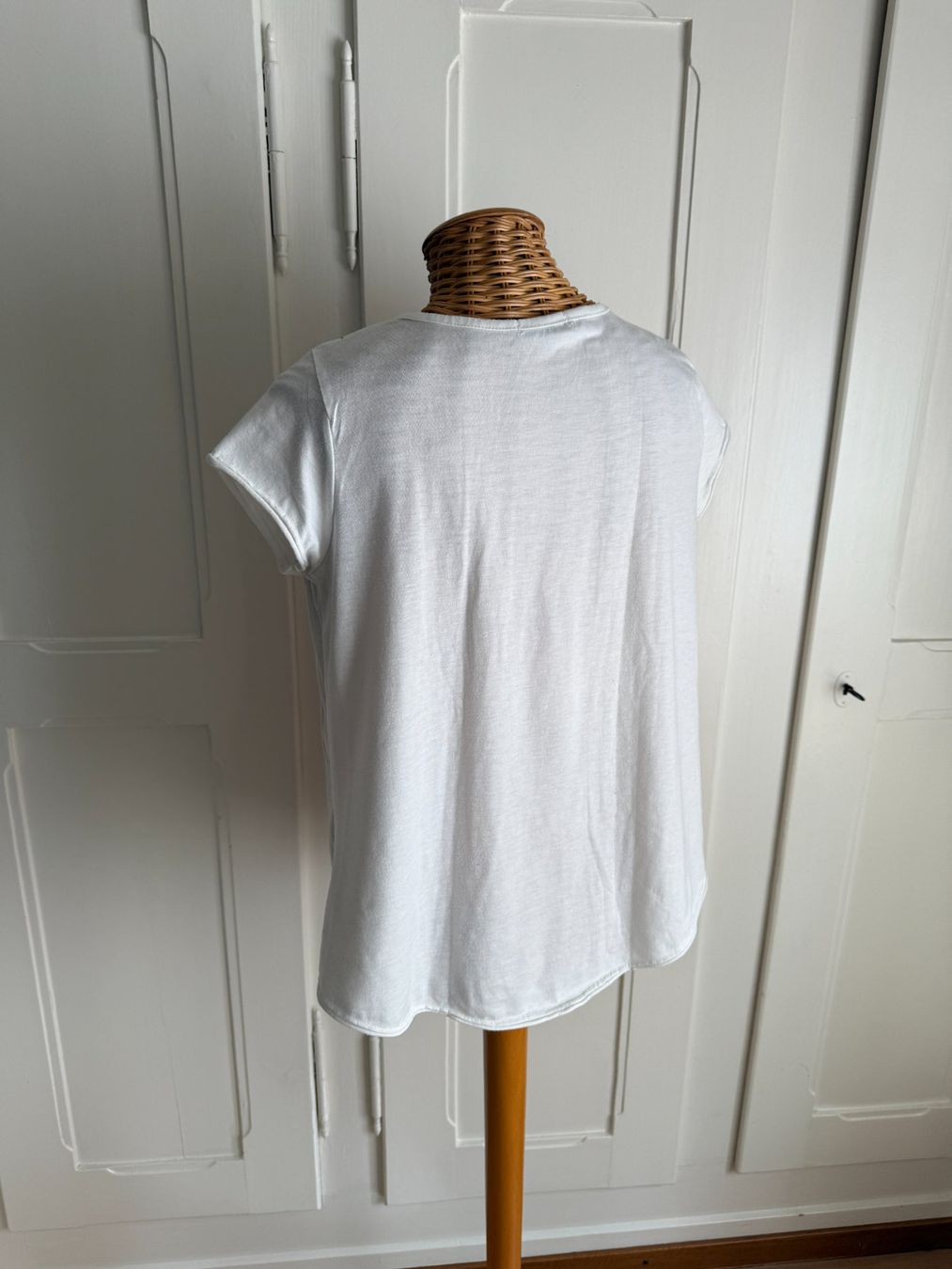 T-shirt: MARSHMALLOW CROWN - T-Shirt weiss mit Kirsche M – Usato da Zürich venduto da Diazaio 2