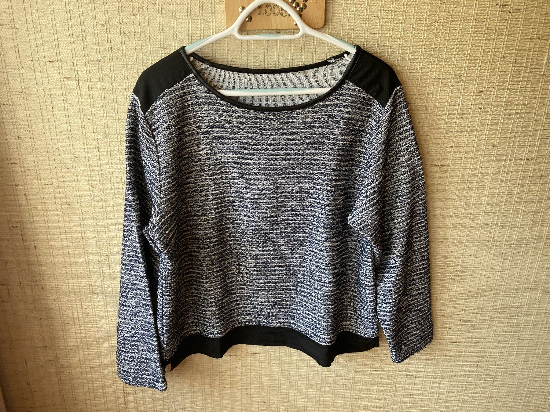 Pullover & Sweatshirts: Pullover gemustert blau – Gebraucht aus Gais von hallogais