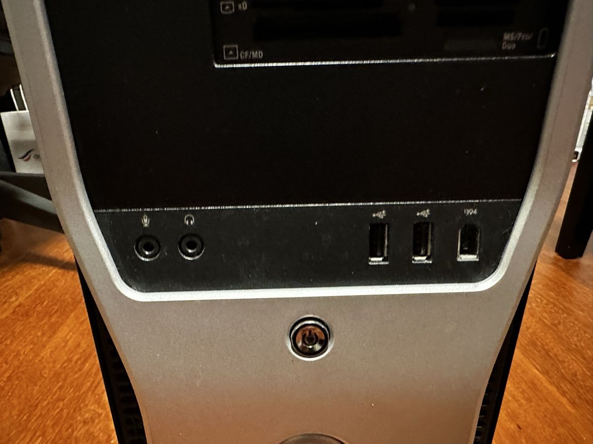Dell PCs: Dell Precision T5500 PC with Keyboard & mouse - no hard disk – D'occasion à Pully par farzin 4