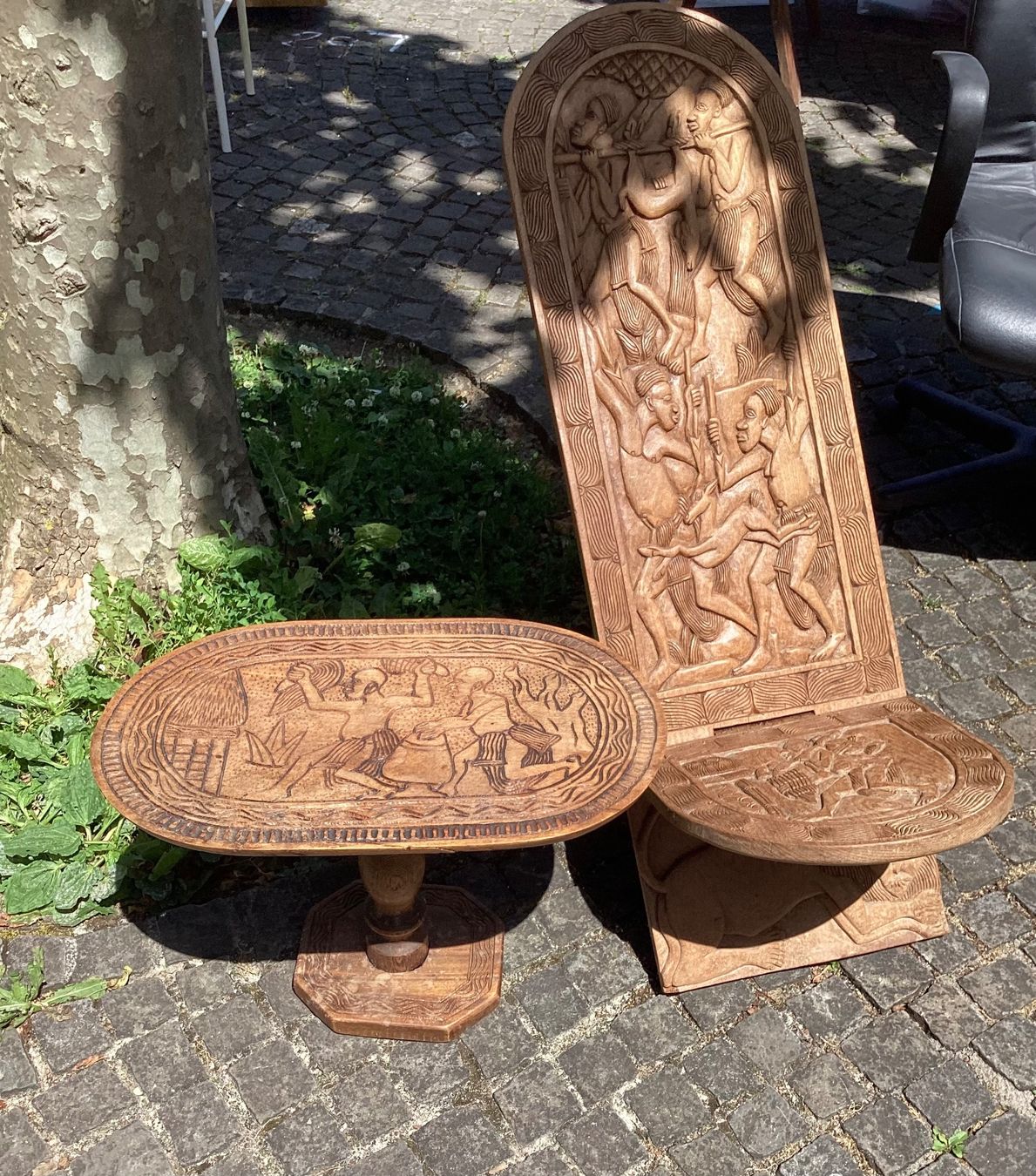 Set di tavolo e panche: Ensemble table et chaise sculptées bois artisanat Afrique – Usato da DELéMONT venduto da phi_nono 1