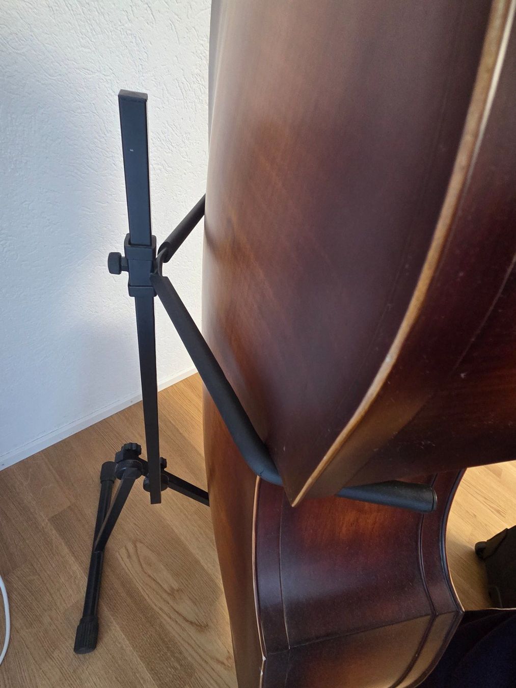 Instruments de musique: Kontrabass mit Ständer – D'occasion à Eglisau par san_8nvn 2