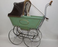 Antiker Puppenwagen Ca. um 1900