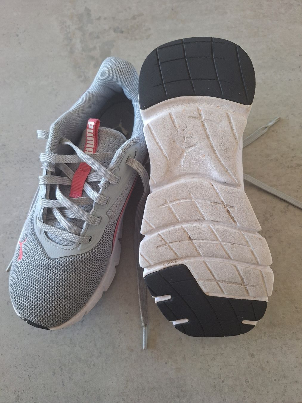 Puma Scarpe per ragazzi: Puma Freizeitschuhe Kinder Grösse 36 Grau Pink – Usato da Algetshausen venduto da jst_ncr9 1