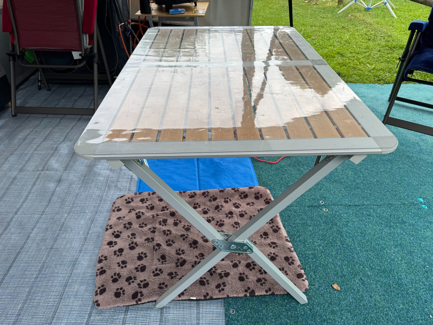 Tavoli: TIMBER RIDGE CAMPINGTISCH – Usato da Flums venduto da Hrroland