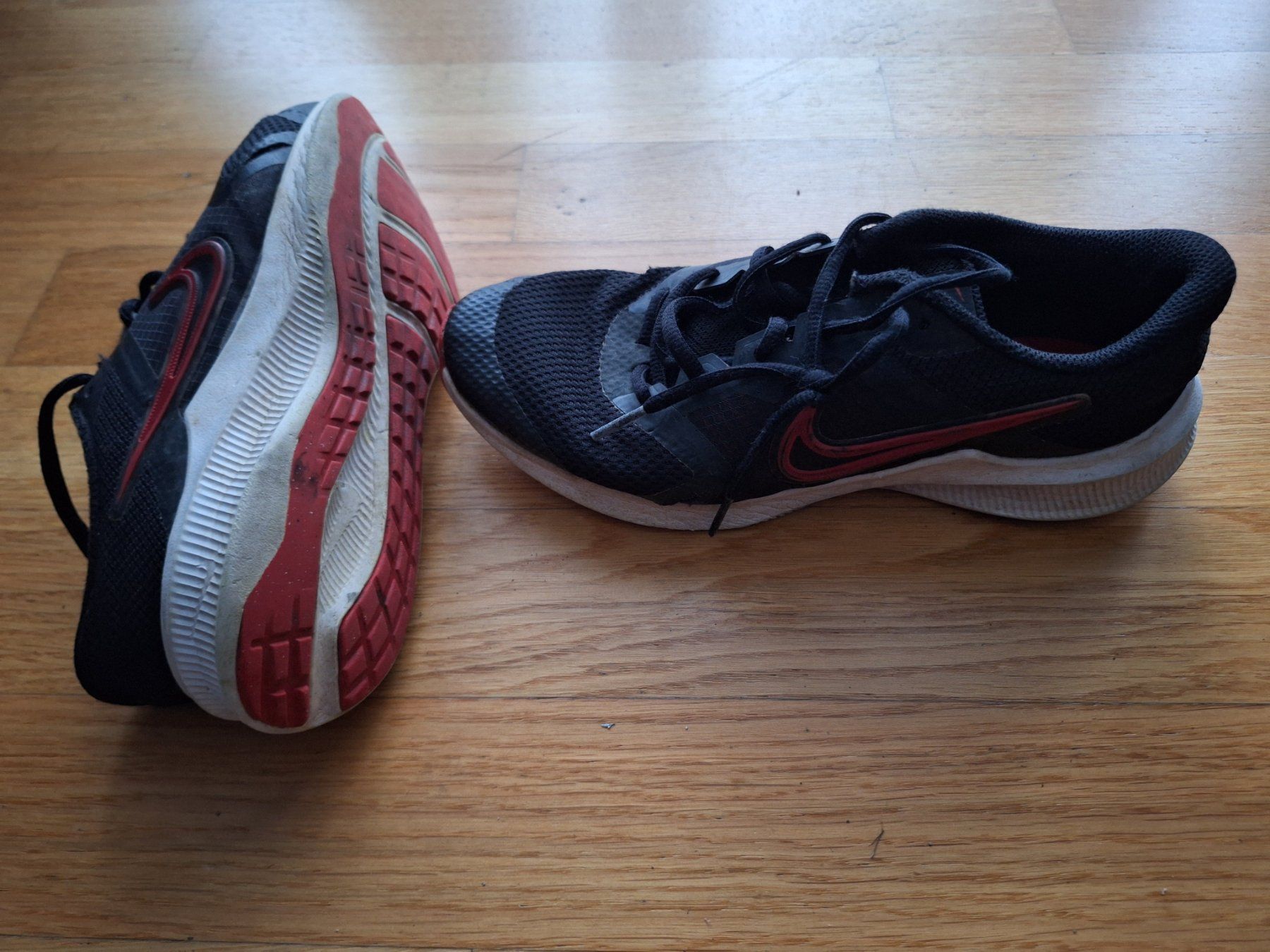 Nike Herrenschuhe: Nike Sneakers Gr. 36.5 – Gebraucht aus Burgdorf von W31S 2