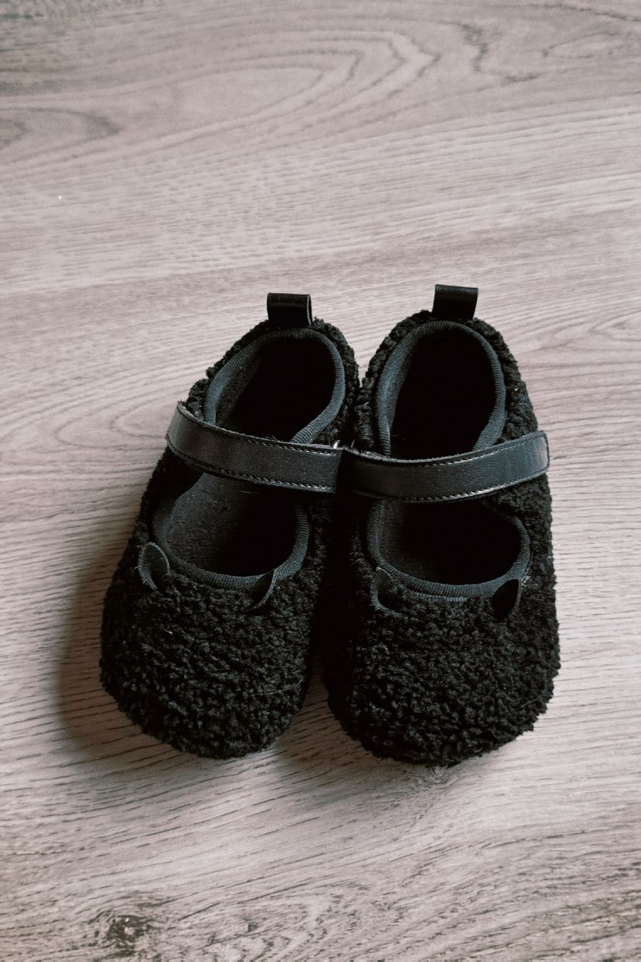Scarpe per ragazzi: Schwarze Vollschuhe Gr 25 – Usato da Nottwil venduto da sukkus.ch
