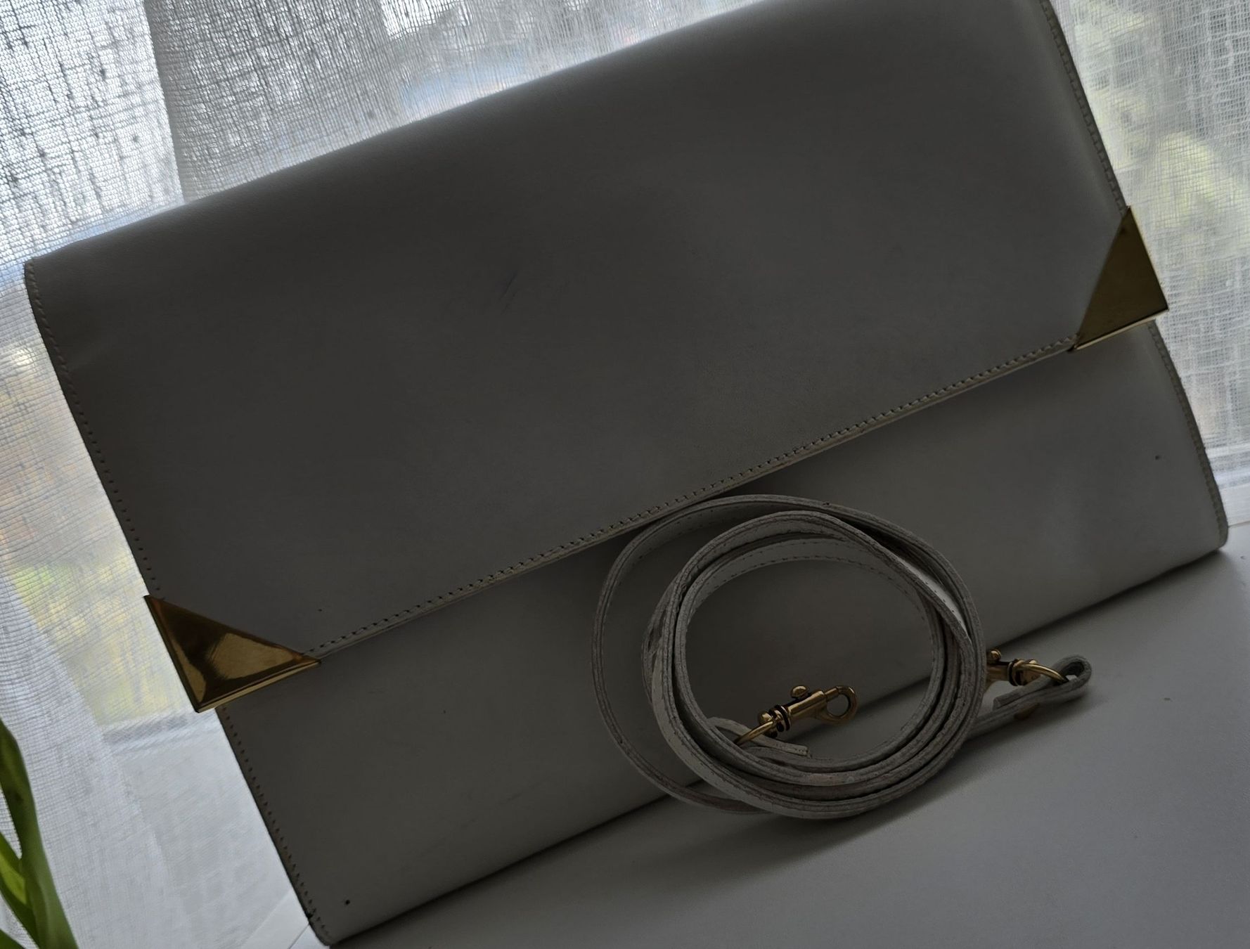 Borse da donna: Sac à main en cuir blanc, vintage – Usato da Céligny venduto da Cheyenne1991