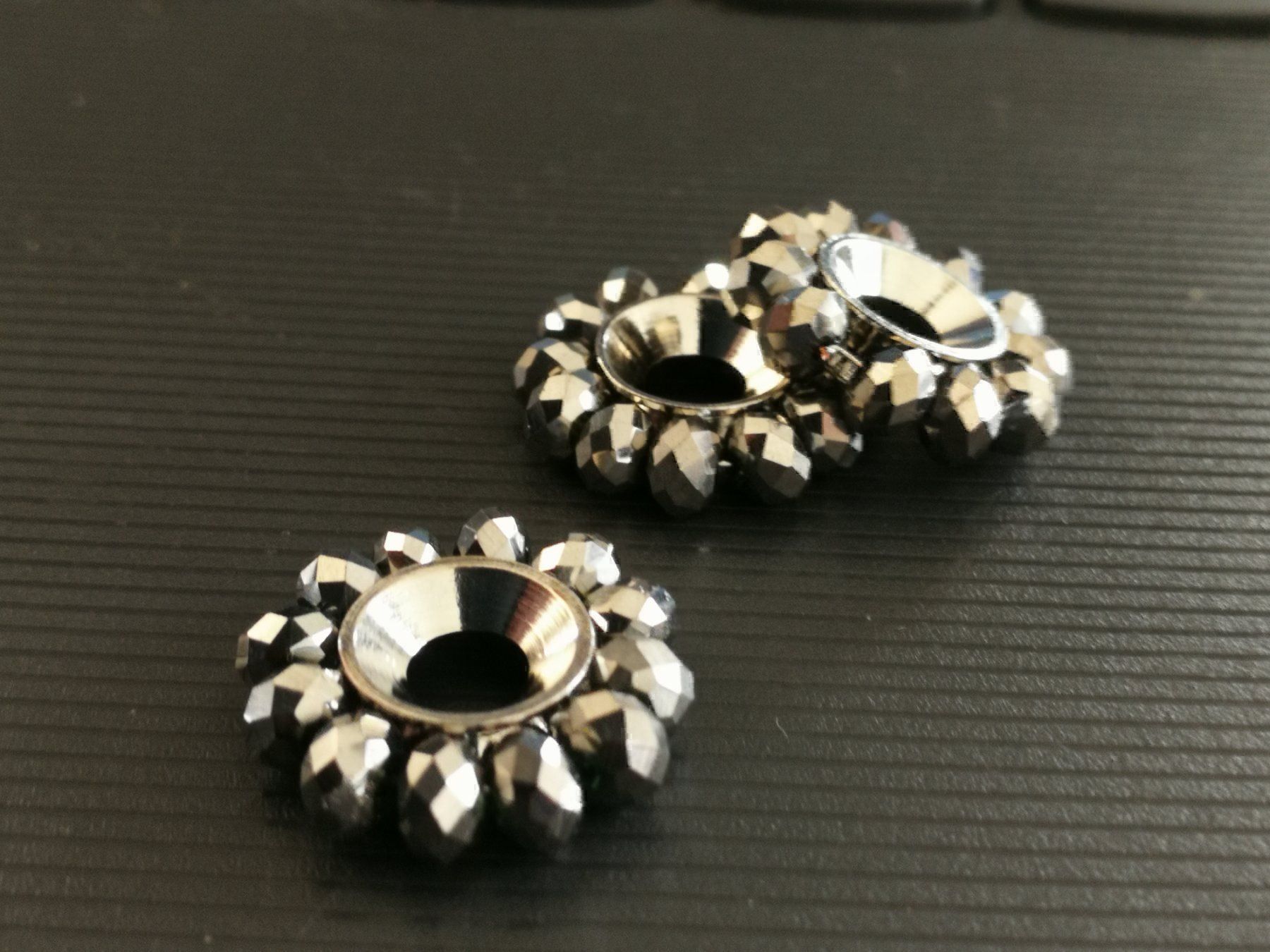 Perle (finte): 5 Metall Rondellen Glas silber16mm – Nuovo (secondo la descrizione) da Alpnachstad venduto da perlengaby