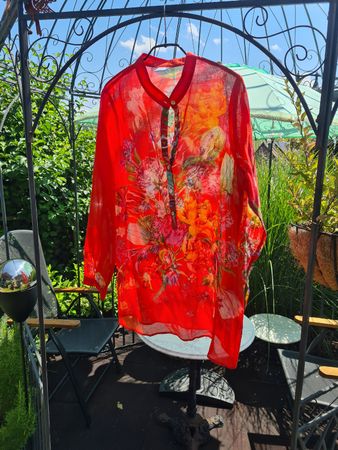 Madeleine Bluse Rot Blumenmuster Grösse 40/42 guter Zustand