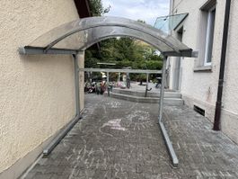 Stabiler Velounterstand für 4 Fahrräder
