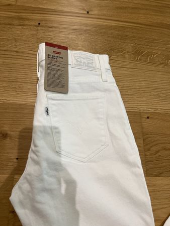 Neue Levis Jeans in Weiss