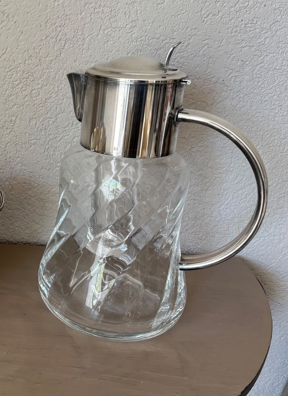 Caraffe: Glaskrug mit versilbertem Deckel und Eiswürfel Halter – Nuovo (secondo la descrizione) da Egg b. Zürich venduto da sus_8rnb