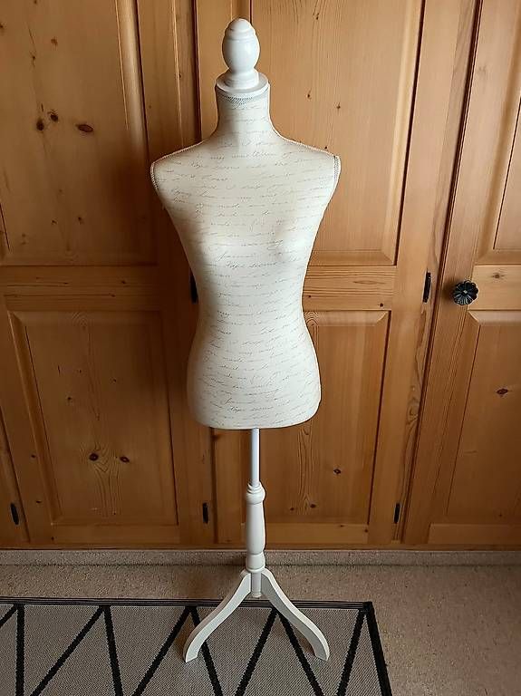 Allestimento di negozi e stand fieristici: Mannequin Puppe – Nuovo e nell'imballaggio originale da Appenzell venduto da Giggs90