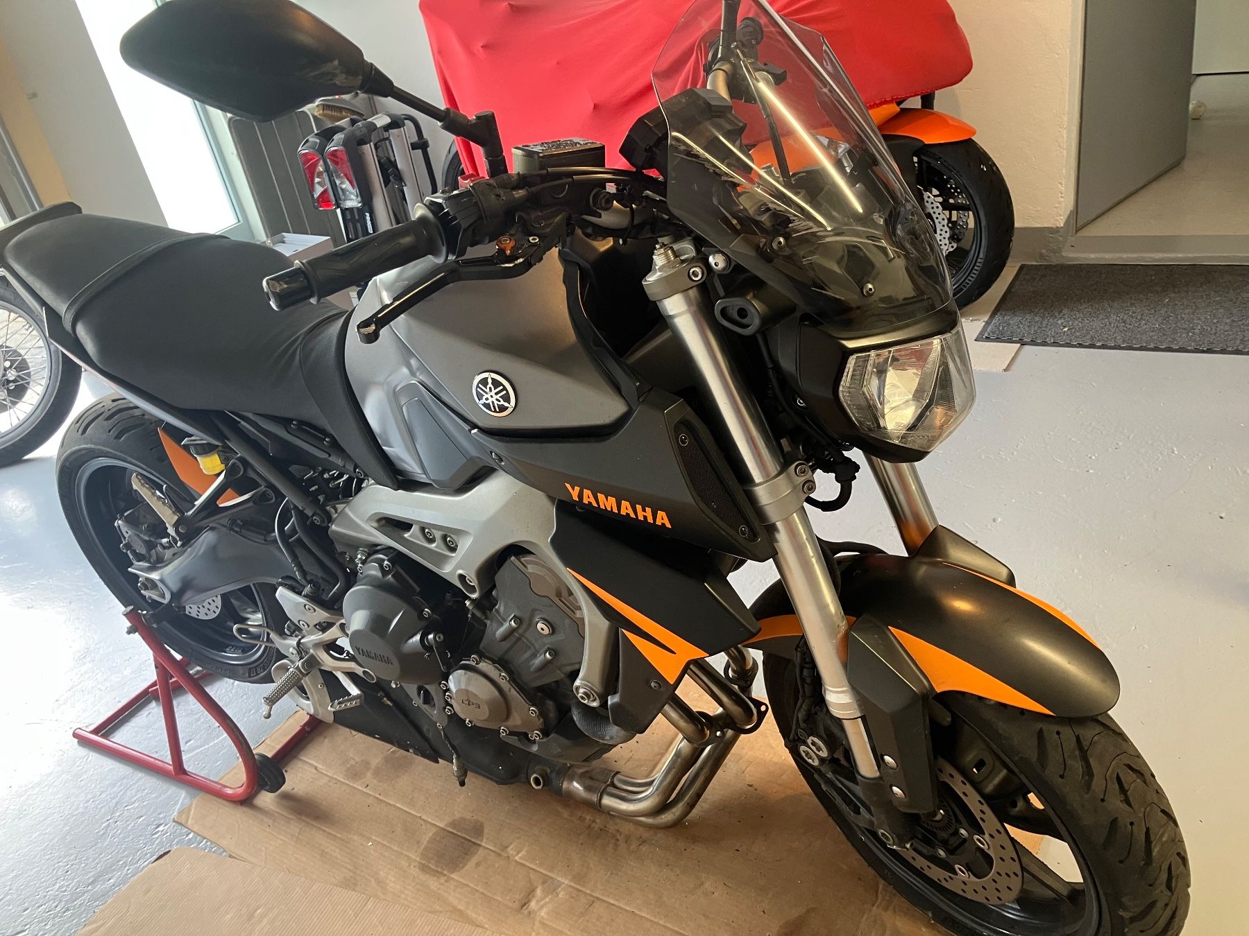 Yamaha Strada: Unfall Yamaha MT 09 – Difettoso da Würenlos venduto da bur_b8pd 1