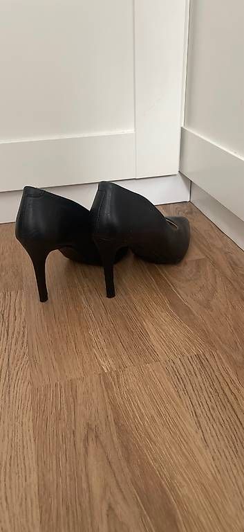 Scarpe da donna: Schwarze High Heels Grösse 39 – Usato da Abtwil SG venduto da Allyv 1