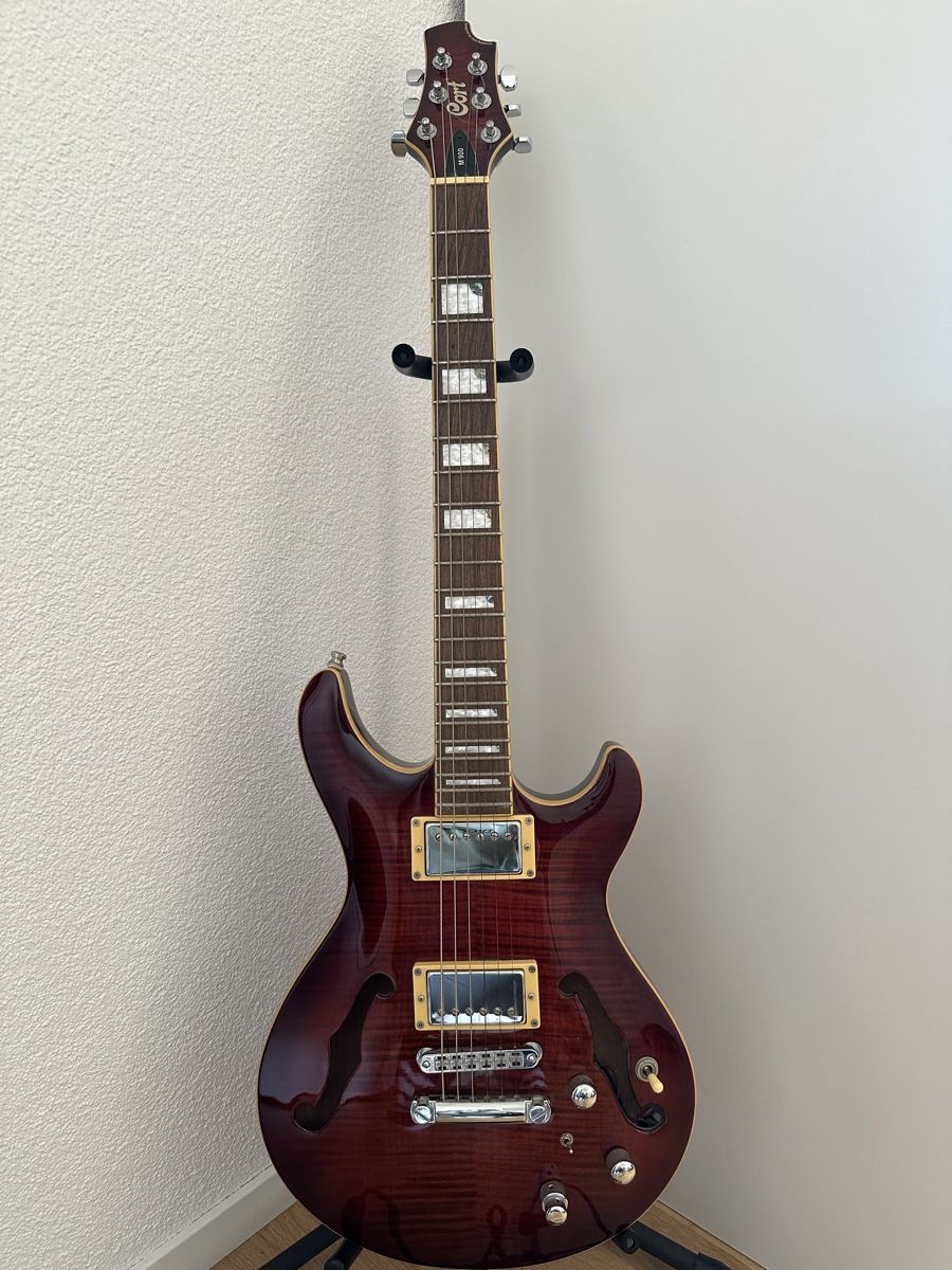 Cort Strumenti musicali: Cort M900 E-Gitarre inkl. Ständer & Kabel – Usato da Aegerten venduto da Bartlii 1